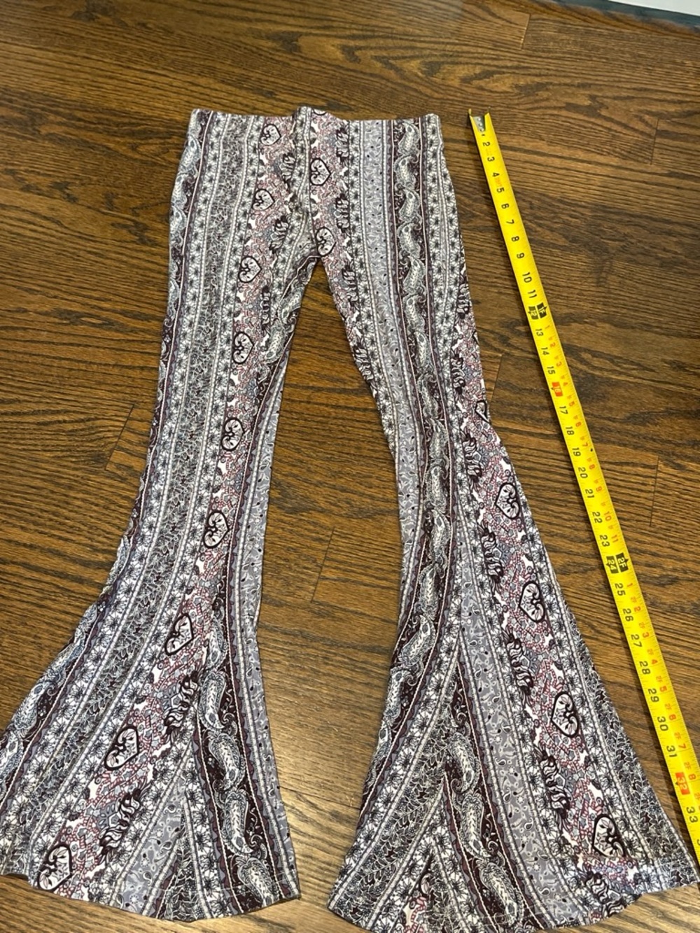 Jaase Women's Flared Paisley Print Pants - Burgundy/Gray